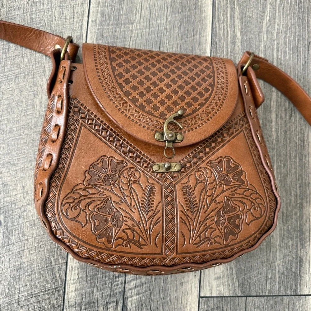 Alma Mia Tooled Leather‎ Crossbody Bag Brown Boho Western Saddle Floral Embossed